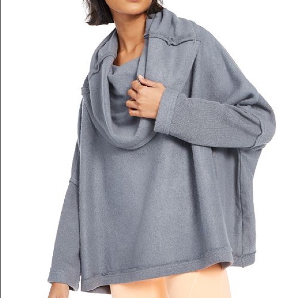 Free People Tops - FREE PEOPLE HUNTINGTON oversized fleecy pullover